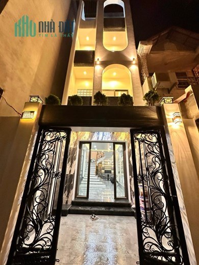 NHÀ XÂY MỚI ĐỘC LẬP SÂN CỔNG RIÊNG BIỆT TẠI PHỐ TRẦN NGUYÊN HÃN