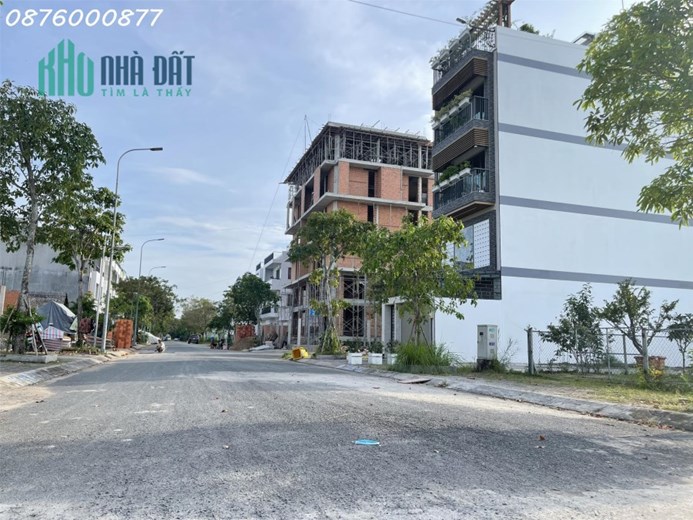 Bán miếng đất Lê Văn Lương Nhà Bè. Lô góc 2MT đường 16m, liền kề CH dịch vụ 100 phòng, thông Đào Sư