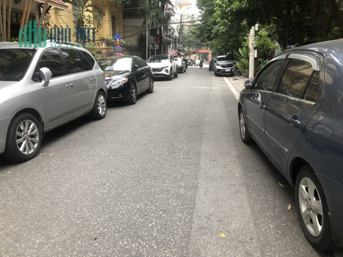 Bán nhà Hoàng Quốc Việt. NGÕ THÔNG Ô TÔ _ VĂN MINH, AN NINH TỐT. 50m2/11,5tỷ