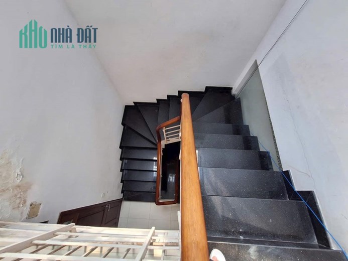 NHÀ 3 TẦNG QUẬN 7 - 4x19M - XE HƠI NGỦ NHÀ - 5 PHÒNG NGỦ - CHỈ 10.5 TỶ