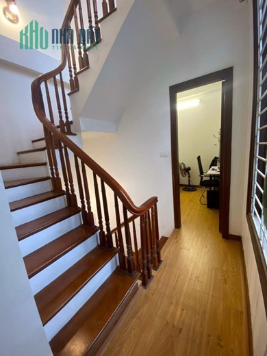Bán nhà Mỹ Đình 30m2 5 tầng lô góc ngõ thông oto