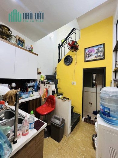 Bán nhà Đường La Thành Lớn Đống Đa 35x 5 tầng về ở luôn đón Têt, ngõ rộng, sạch chỉ  4.5 tỷ
