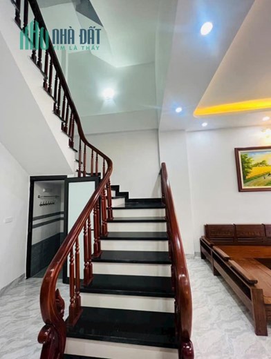 Bán nhà Trần cung,40m 4 tầng, 4 phòng ngủ, nhà dân xây, nội thất đầy đủ chỉ việc dọn vào phòng là