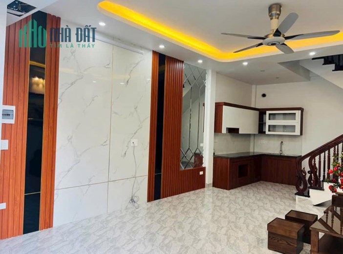 Bán nhà Trần cung,40m 4 tầng, 4 phòng ngủ, nhà dân xây, nội thất đầy đủ chỉ việc dọn vào phòng là