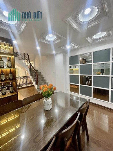 SIÊU ĐẸP NGÃ TƯ SỞ, THANH XUÂN 40M, 5T, MT 4M, VỀ Ở NGAY, TẶNG NỘI THẤT, NHỈNH 6 TỶ. 0937651883.