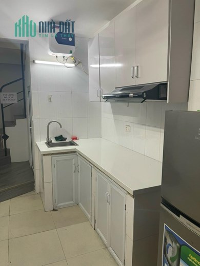 Chỉ 3 tỷ có ngay nhà 30m2, lô góc Trường Chinh Đống Đa về ở luôn đón Tết, ngõ trước nhà hơn 2m SH