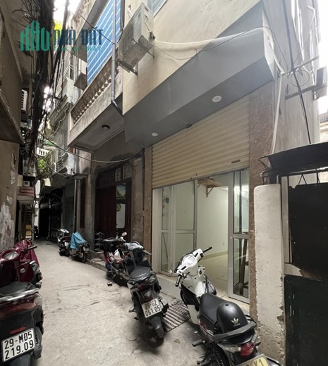 Chỉ 3 tỷ có ngay nhà 30m2, lô góc Trường Chinh Đống Đa về ở luôn đón Tết, ngõ trước nhà hơn 2m SH
