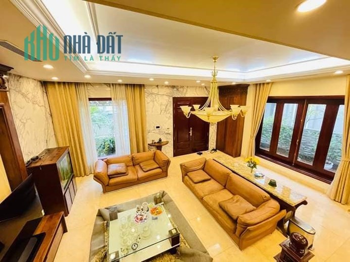 Bán nhà phố Hoàng Cầu, ô tô tránh, ô chờ TM, ở vip, kd VP, 70m, mt 5m, 17.5 tỷ
