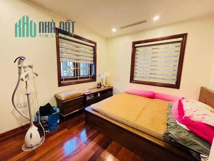 Bán nhà phố Hoàng Cầu, ô tô tránh, ô chờ TM, ở vip, kd VP, 70m, mt 5m, 17.5 tỷ