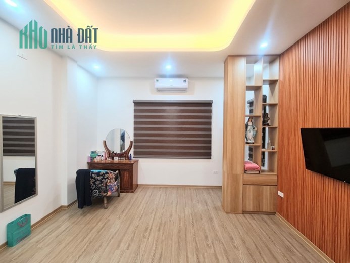 MỘT CĂN DUY NHẤT PHỐ ĐẶNG VĂN NGỮ, ĐỐNG ĐA 42M, 5T, MT 6M. LÔ GÓC, OTO ĐỖ, NHỈNH 6 TỶ. 0937651883.