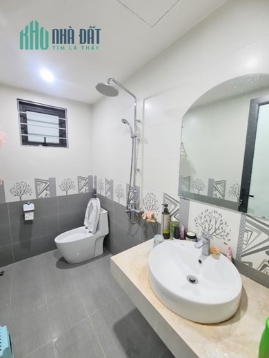 MỘT CĂN DUY NHẤT PHỐ ĐẶNG VĂN NGỮ, ĐỐNG ĐA 42M, 5T, MT 6M. LÔ GÓC, OTO ĐỖ, NHỈNH 6 TỶ. 0937651883.