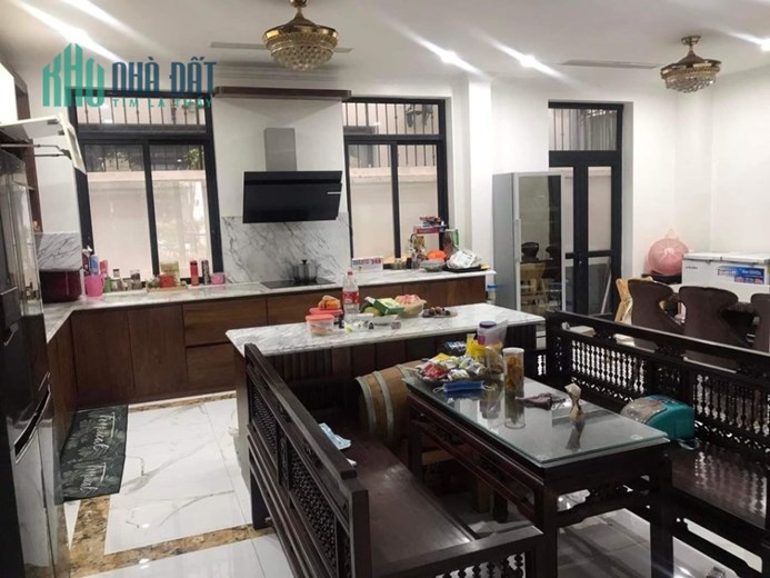 Bán nhà phố Lạc Trung, 56m2 x 5 tầng,Lô Góc, Tháng Máy , Gara , giá 7 tỷ800