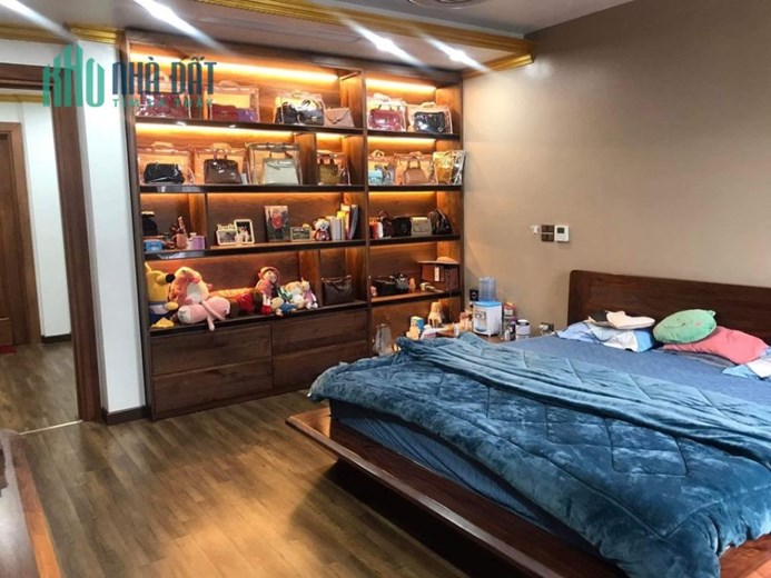 Bán nhà phố Lạc Trung, 56m2 x 5 tầng,Lô Góc, Tháng Máy , Gara , giá 7 tỷ800