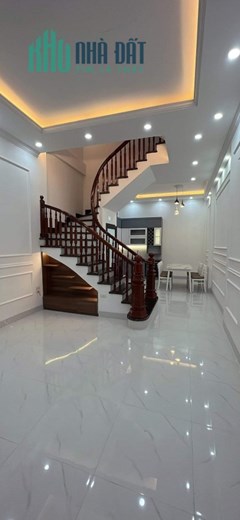NHÀ ĐẸP NGÕ VĂN HƯƠNG TÔN ĐỨC THẮNG GẦN PHỐ Ở NGAY