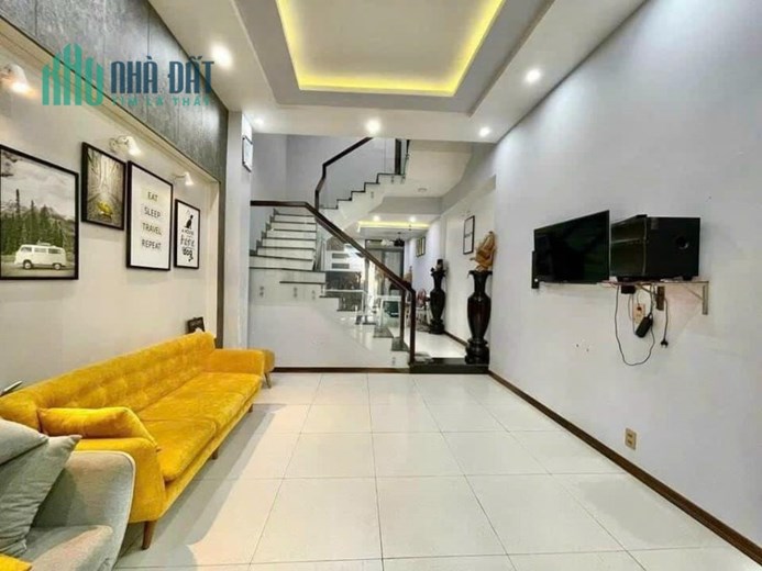 ♣ Nhà Phạm Nhữ Tăng thẳng 50m ra MT, Kiệt Ô tô 6m, 72m2 3 mê, 3.75 tỷ