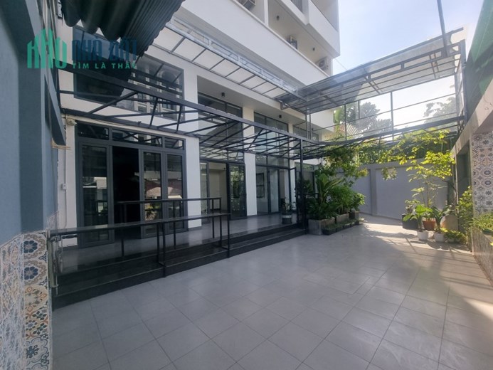 CHO THUÊ MẶT BẰNG KINH DOANH QUỐC HƯƠNG 140M2 VỊ TRÍ CỰC ĐẸP GIÁ 55 TRIỆU