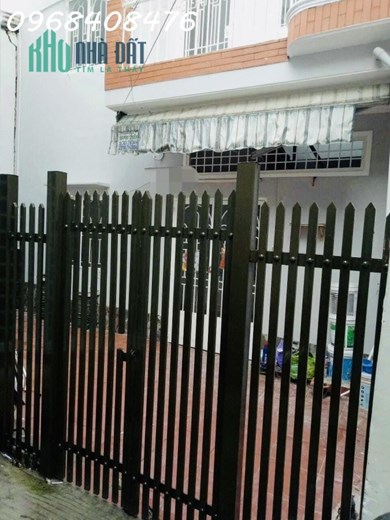 Nhà Cạnh HXH P3 - QUẬN 8 - DT 62M2 - SÂN RỘNG - Ô TÔ CẠNH NHÀ - CHỈ 4 TỶ HƠN.