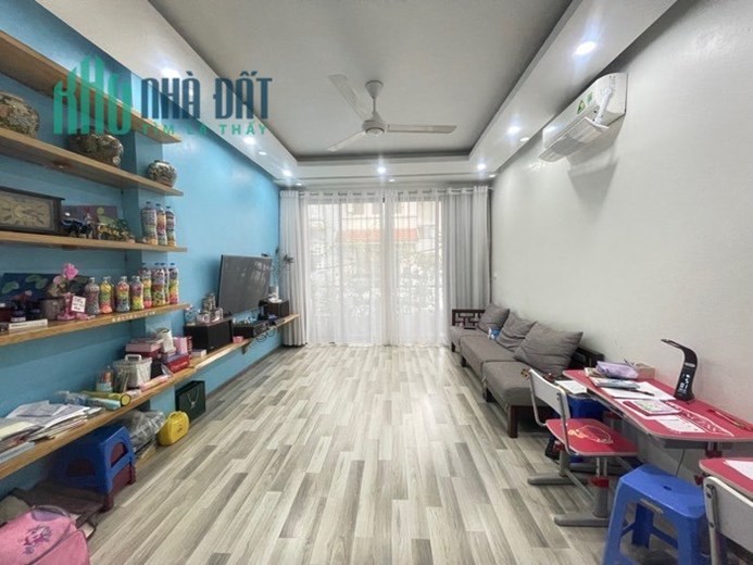 nhà đẹp Long Biên, 70m x 5 tầng, thoáng trước sau, gara,thang máy, vỉa hè, ôtô dừng đỗ