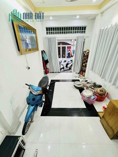 NHÀ 2 TẦNG 41M2 Ở NGUYỄN VĂN CÔNG - P3 - GÒ VẤP - GIÁ CHỈ 3 NHỈNH 3 TỶ. TẶNG FULL NỘI THẤT.