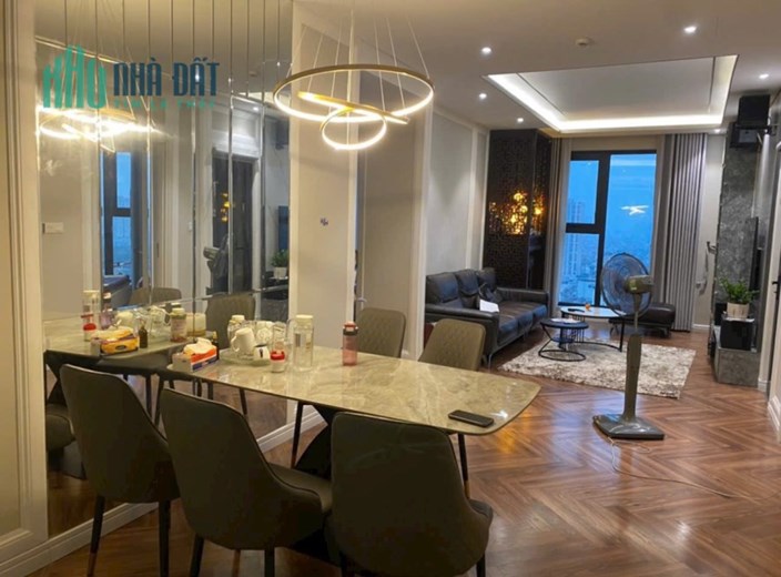 Bán căn hộ cc cao cấp Kingplace 108 Nguyễn Trãi 115 mét 3 ngủ chỉ 6 tỷ mẫu giáo