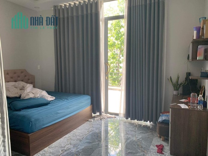 SỐC!!!
CHỦ GIẢM 3 LẦN TỔNG 3 TỶ - GIÁ 9.4 TỶ
MẶT TIỀN TÂN PHÚ - 4 LẦU Ở LIỀN - 2 MẶT TIỀN THÔNG