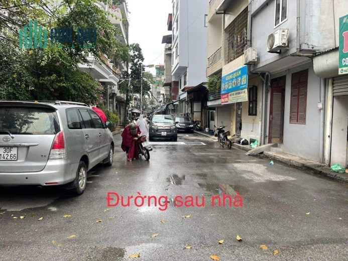CHÍNH CHỦ Cần Bán Gấp Lô Đất Tặng Căn Nhà Cấp 4 Tại Mặt Phố Ngô Gia Tự Long Biên
