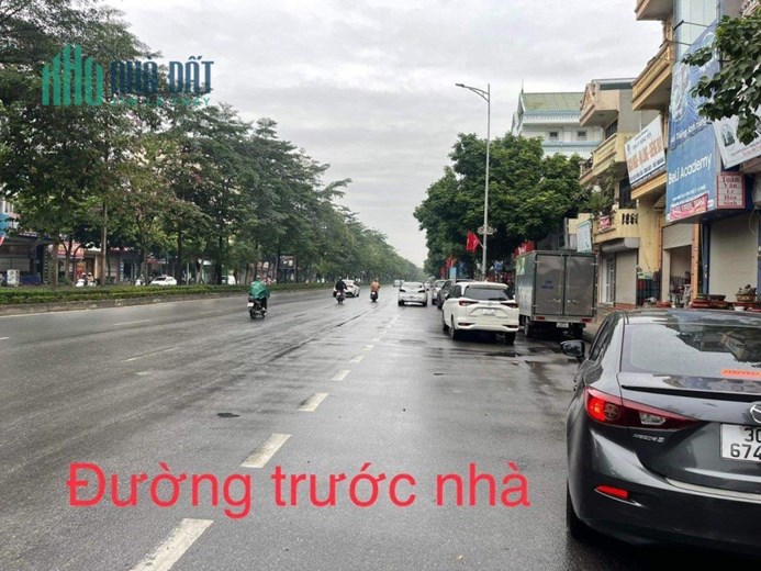 CHÍNH CHỦ Cần Bán Gấp Lô Đất Tặng Căn Nhà Cấp 4 Tại Mặt Phố Ngô Gia Tự Long Biên
