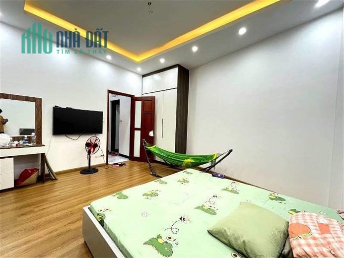 Bán nhà mặt ngõ Phố Vương Thừa Vũ Thanh Xuân 50m2x5 tầng , lô góc 2 mặt ngõ ô tô tránh, kinh doanh.