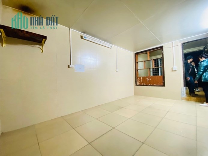 Bán TT tầng 1 Tân Mai- chưa đến 2 tỉ-sdtt gần 60m2- 2 mặt ngõ, ô tô qua cửa- kinh doanh đỉnh-sổ đỏ