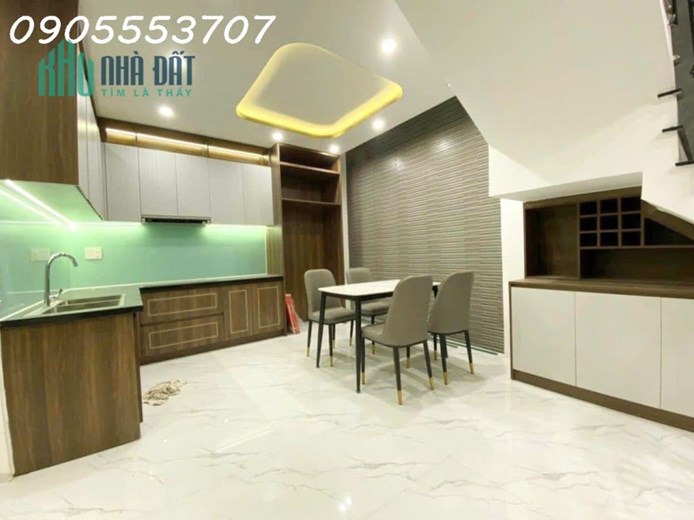 Nhà XẤU 2 tầng 2 mê, DT: 60m2- Chỉ vài bước ra kiệt ô tô- Giá hơn 3 tỷ xíu- Trung tâm Hải Châu, ĐN
