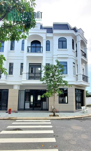 Nhà phố 1 trệt 2 lầu, trả trước 1,2 tỷ nhận nhà ngay tại Phước Điền Midtown
