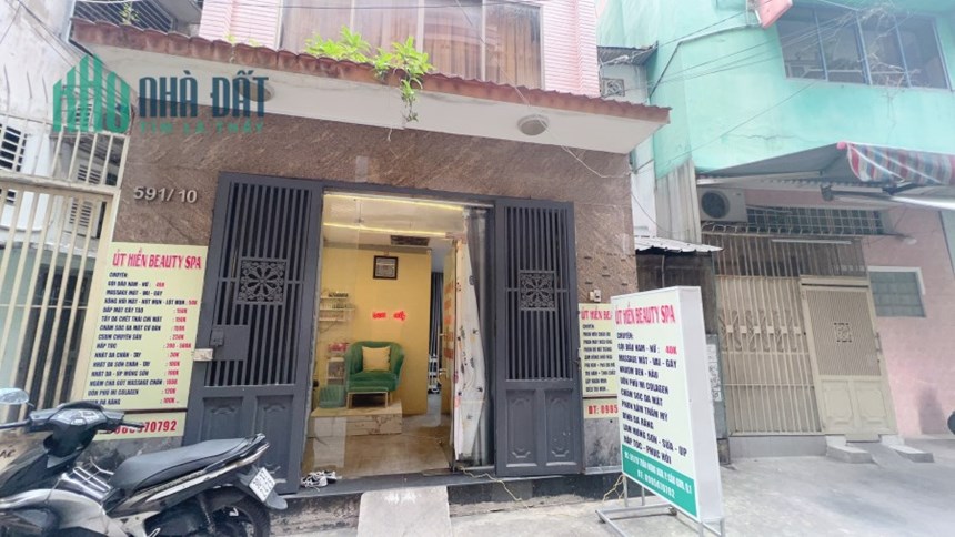 Sang Nhượng Nhanh Cửa Hàng Spa Gội Đầu -Nail-Mi  Quận 1 - Hồ Chí Minh Giá 40tr + 2 tháng tiền nhà