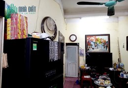 Bán nhà mặt phố Phó Đức Chính, Ba Đình, xác định bán đất, 64m, mặt tiền 7m, 18.8 tỷ.