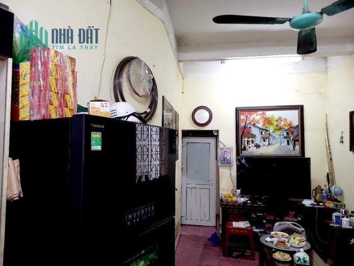 Bán nhà mặt phố Phó Đức Chính, Ba Đình, xác định bán đất, 64m, mặt tiền 7m, 18.8 tỷ.