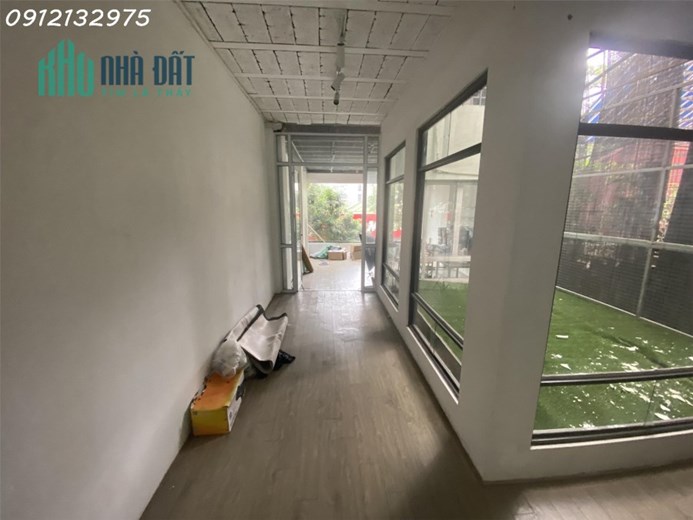 Cho thuê cửa hàng hoặc làm văn phòng tầng 2 mặt phố Nguyễn Hoàng Tôn - Địa chỉ: Nguyễn Hoàng Tôn,