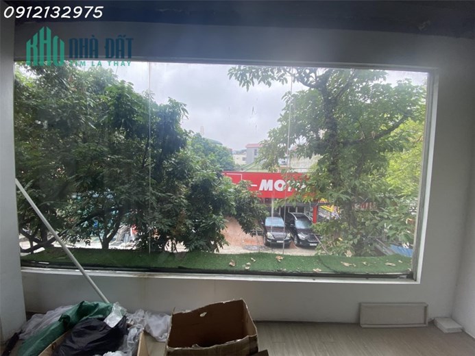 Cho thuê cửa hàng hoặc làm văn phòng tầng 2 mặt phố Nguyễn Hoàng Tôn - Địa chỉ: Nguyễn Hoàng Tôn,