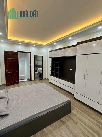💥32m2
👉 tầng 2 đua thành 36m x 5 tầng
👉 mặt tiền 3.8m
👉 giá 4,1 tỷ bác nào mua k