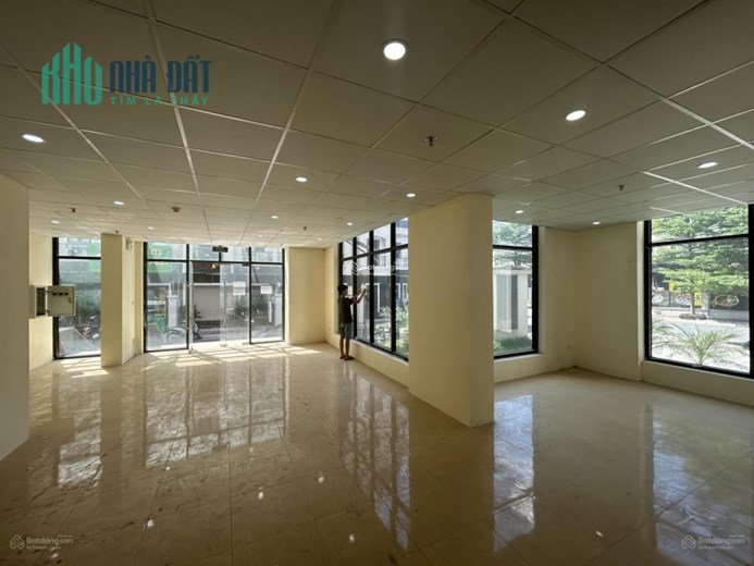 Chính chủ bán shophouse chân đế, căn 103 tòa M5 Mipec Kiến Hưng