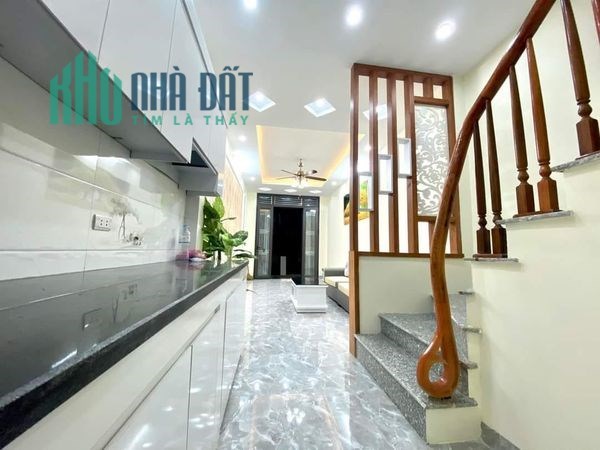 Bán nhà Đông Thiên ngõ thông kinh doanh nhỏ 32m 5 tầng giá 3 tỷ hơn