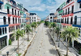 Bán căn Shophouse ngã tư, trục chính KĐT VCI sky garden. DT 293.3m2
