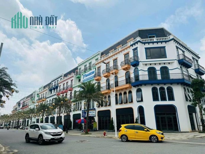 Bán căn Shophouse ngã tư, trục chính KĐT VCI sky garden. DT 293.3m2