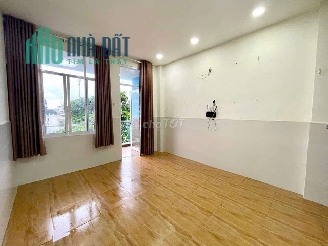 PHÒNG RỘNG, CÓ BAN CÔNG - mặt tiền Cầu Xéo, Phường Tân Quý, Quận Tân Phú