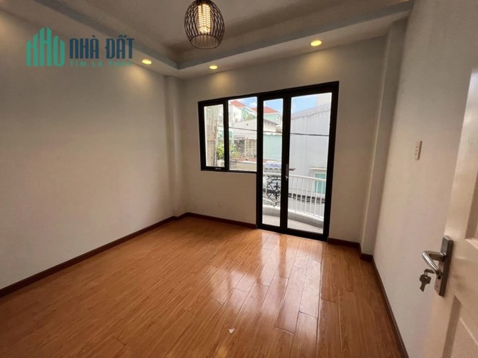 Phú Nhuận,Nguyễn Đình Chính 4 tầng, 4,2m x 9m, Nhà đẹp, Nhỉnh 7 tỷ. Hẻm oto