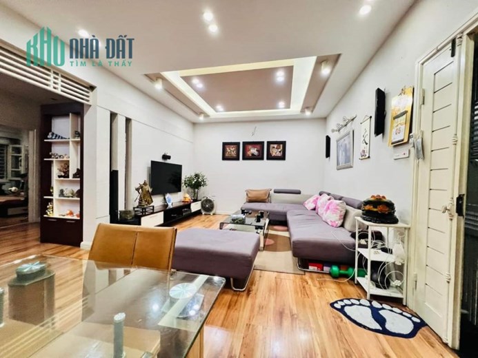 Căn hộ CC mặt phố Hoàng Quốc Việt DT 85m2 2PN 2WC, nhà đẹp ở ngay tặng hết NT đẹp, 3.6 tỷ