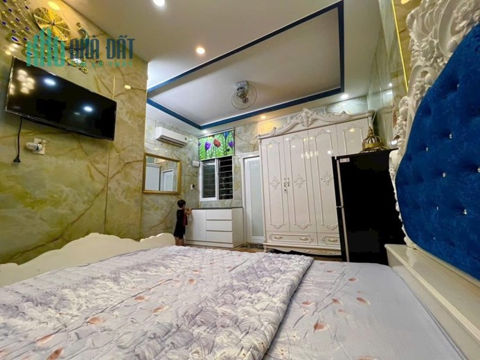 Mặt tiền quận 3. Nhà đẹp.5 tầng. Ngang 6m. Chỉ 12 ty nhỉnh. Bán gấp