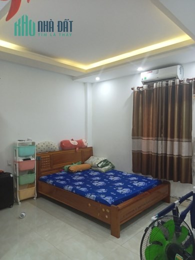 Cho thuê nhà nguyên căn 3 tầng đuờng Hoàng Công Chất đuờng 5m5 phuờng Khuê Mỹ, Quận Ngũ Hành Sơn Đà
