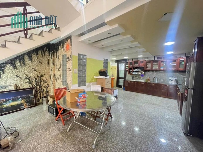 Giảm 2 tỷ! Bán nhà 4 tầng Hà Huy Tập cạnh Điện Biên Phủ. Dòng Tiền 30 Tr/T. Giá nhỉnh 10 tỷ