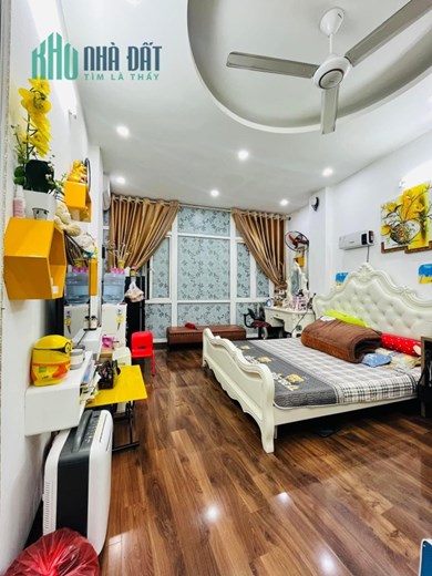 Bán gấp căn nhà xây tâm huyết ở Ngõ 678 Đê La Thành quận Ba Đình Giá 4,5 Tỷ