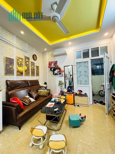 Bán gấp căn nhà xây tâm huyết ở Ngõ 678 Đê La Thành quận Ba Đình Giá 4,5 Tỷ