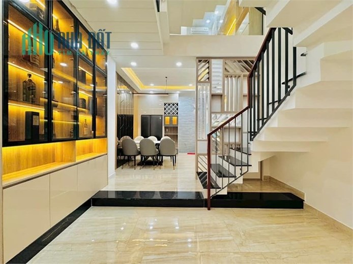Hẻm 6m thông, Nguyễn Tư Giản, P12, 4x14m, 5 tầng tặng nội thất, 8.4 tỷ